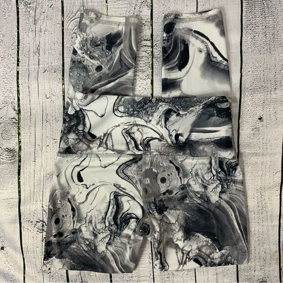 NOLI Marbled Crop Leggings - Picture 4 of 4